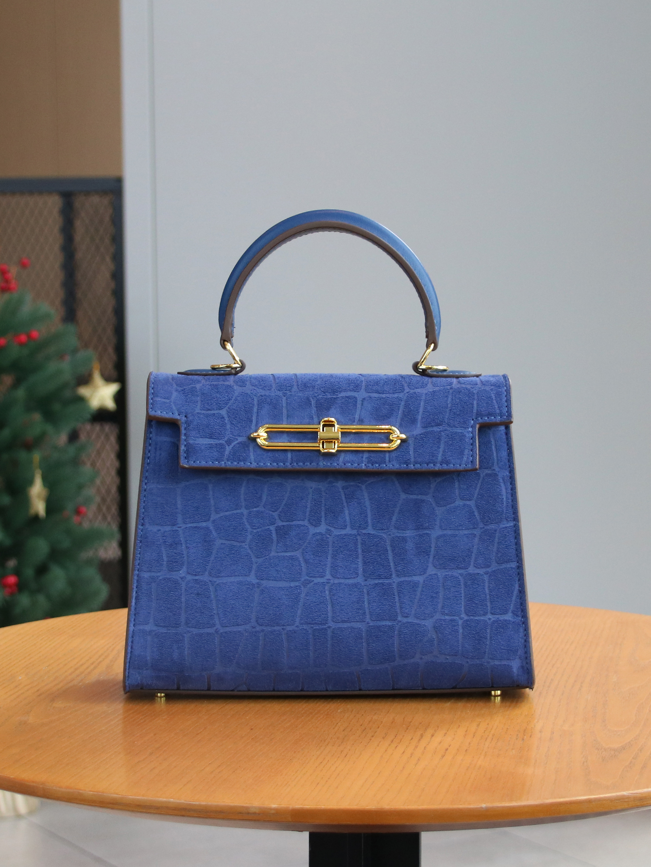 Fall/winter 2025 retro frosted - Leatherwork Patterns recensione e prezzo