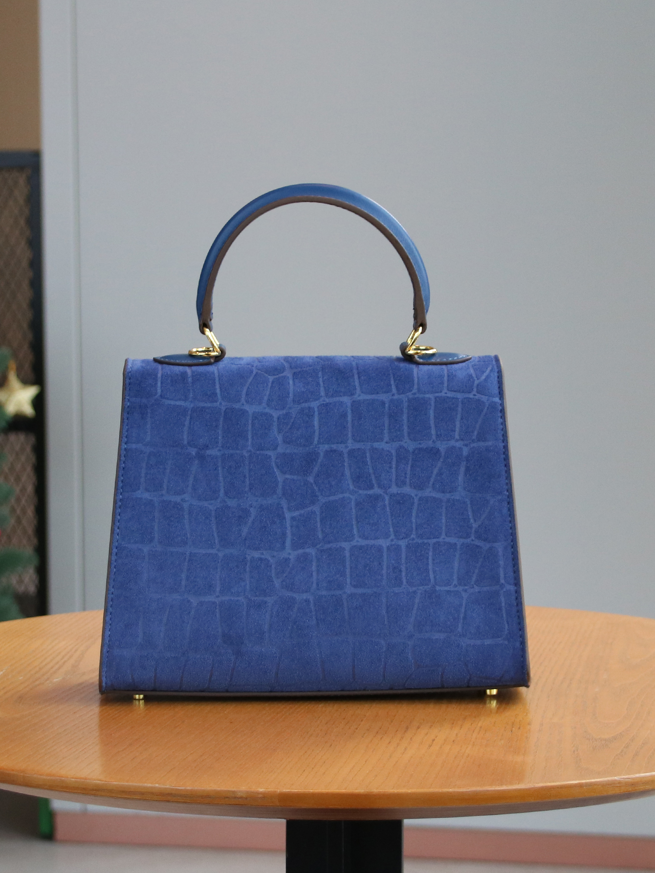 Fall/winter 2025 retro frosted - Leatherwork Patterns recensione e prezzo