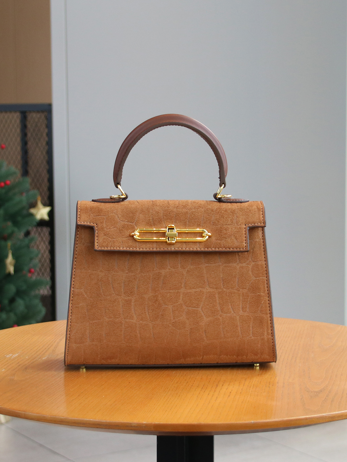 Fall/winter 2025 retro frosted - Leatherwork Patterns recensione e prezzo